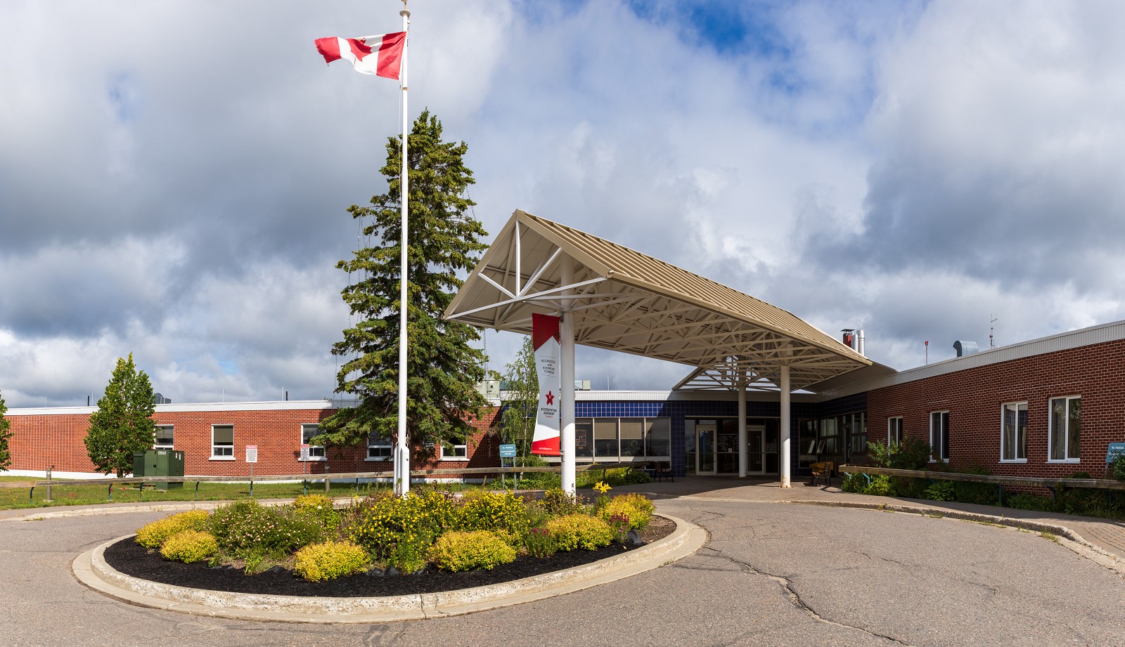 Geraldton District Hospital, Building